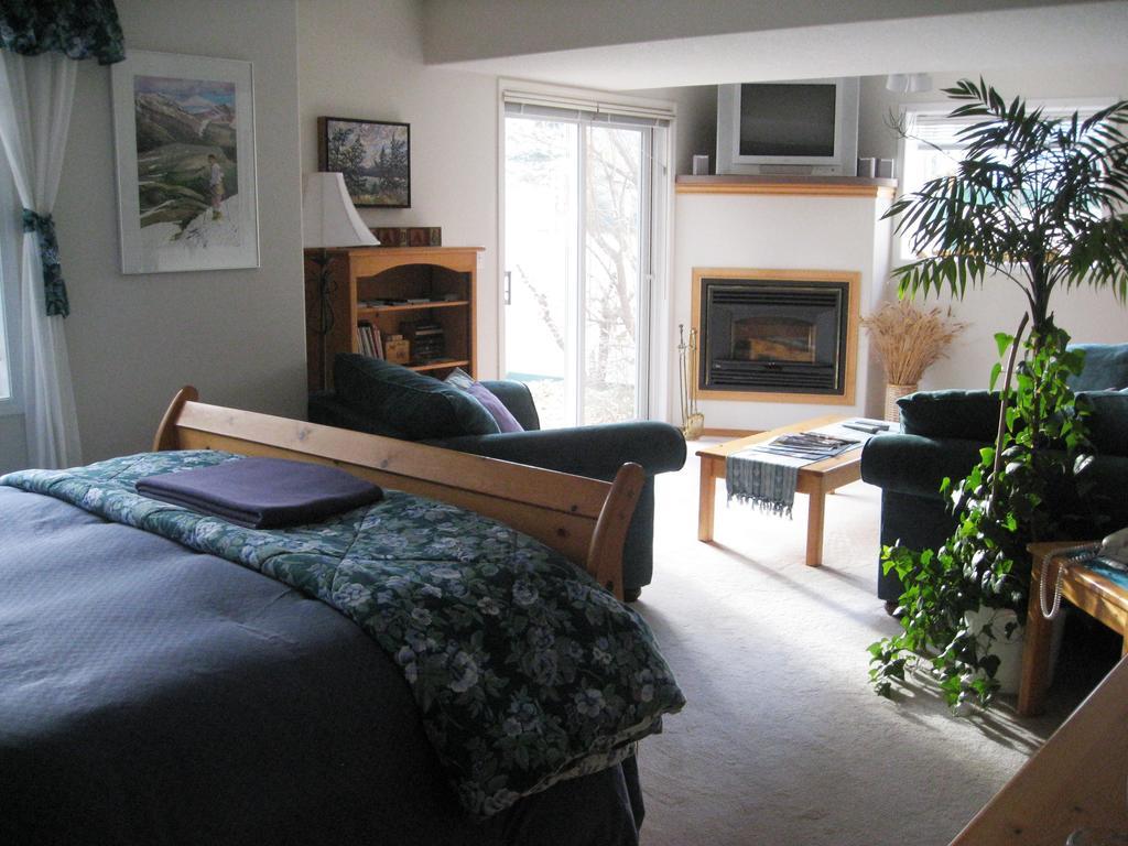 Avens Renaissance B&B Canmore Pokoj fotografie